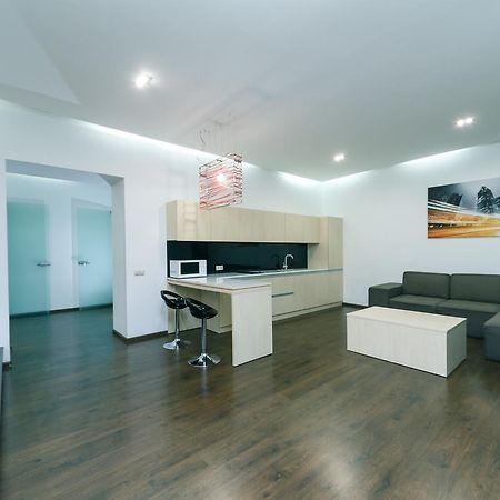 Kreschatik 21 With Terrace 2Br Kiev Buitenkant foto