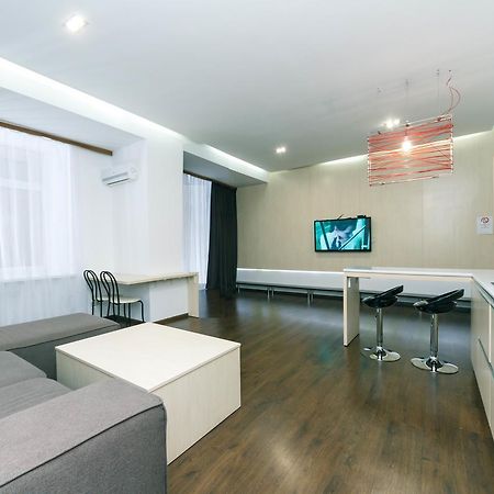 Kreschatik 21 With Terrace 2Br Kiev Buitenkant foto