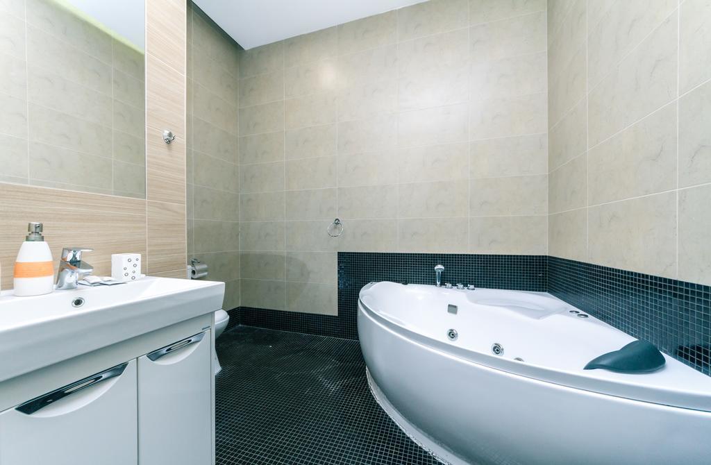 Kreschatik 21 With Terrace 2Br Kiev Buitenkant foto
