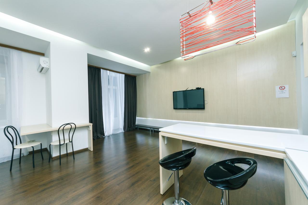Kreschatik 21 With Terrace 2Br Kiev Buitenkant foto