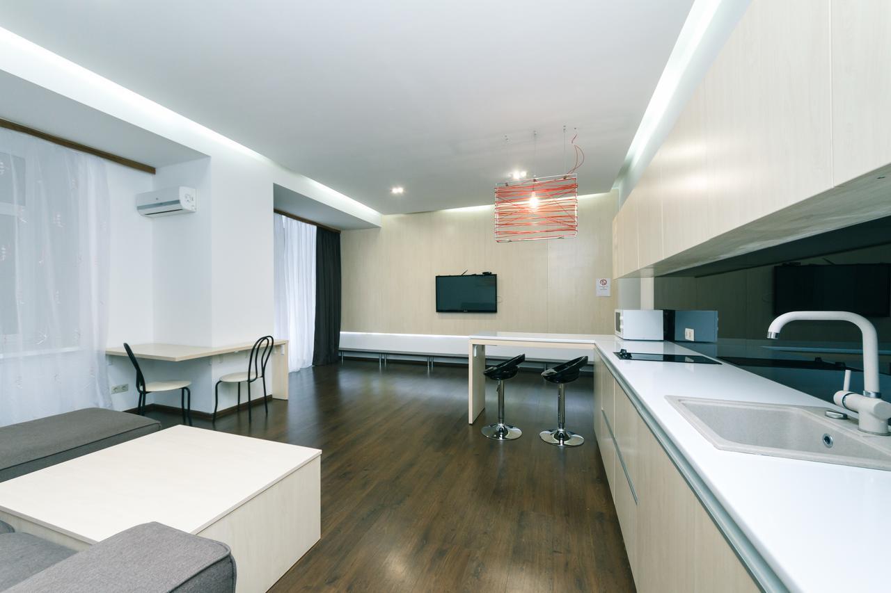 Kreschatik 21 With Terrace 2Br Kiev Buitenkant foto